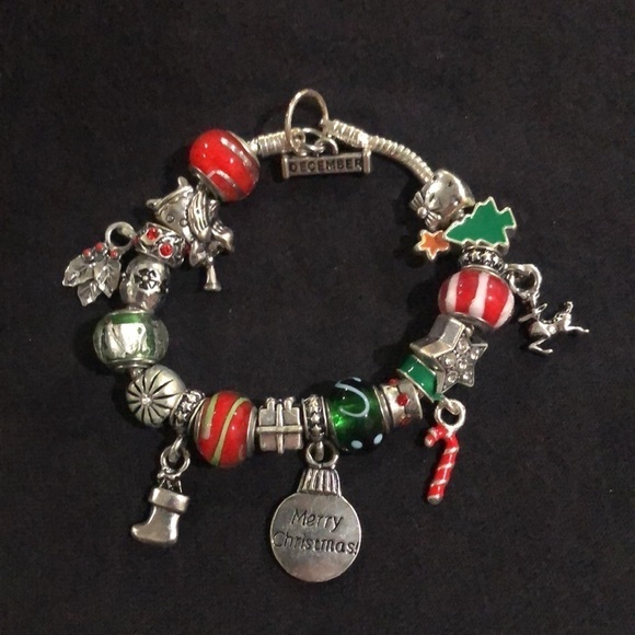 Willabee & Ward December Merry Christmas charm bracelet silver red and green - Picture 1 of 12